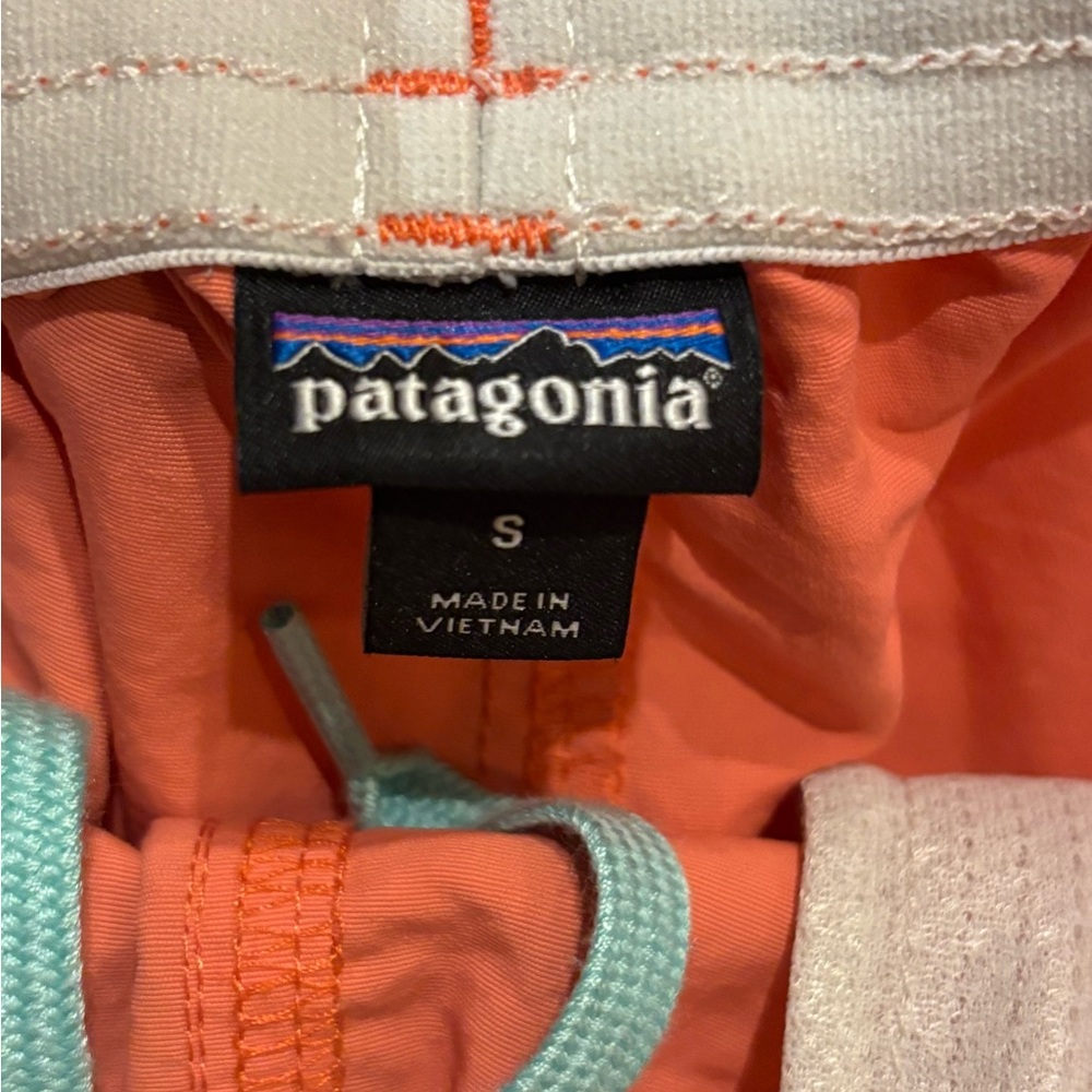 Coral Patagonia Women’s Baggies Shorts -5” - Picture 2 of 2
